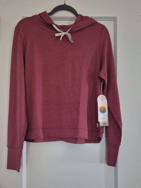 Vuori Halo Essential Hoodie In Desert Rose Heather